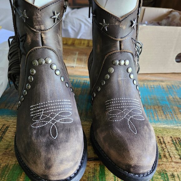 Circle G by Corral distressed black fringe studs and stars booties. - Picture 1 of 4